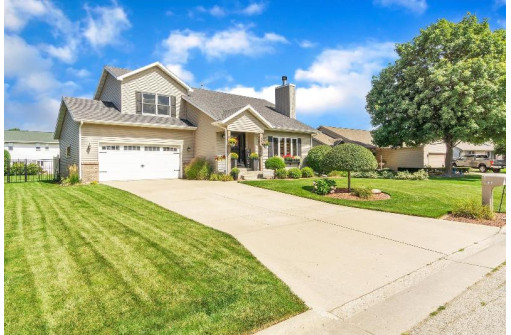 3809 Goldenrod Pl, Janesville, WI 53546