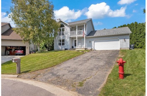 610 Bob White Ct, Lodi, WI 53555