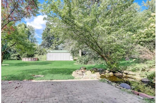 1324 Prairie Village Rd, Deerfield, WI 53531