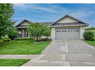 1631 Berry Hill Ct Baraboo, WI 53913