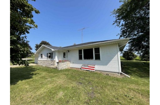 N2094 Hwy 73, Markesan, WI 53946