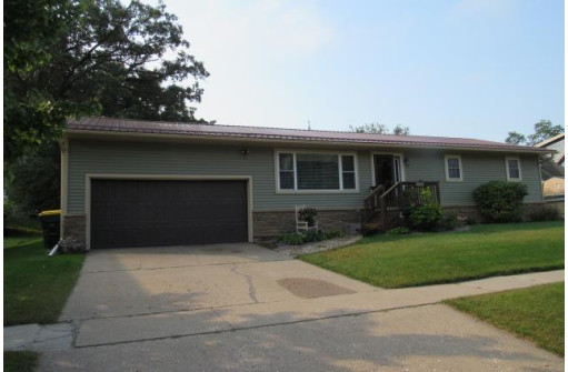 735 E Kinder St, Richland Center, WI 53581