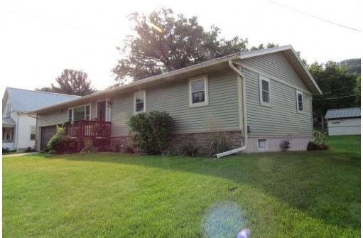 735 E Kinder St, Richland Center, WI 53581