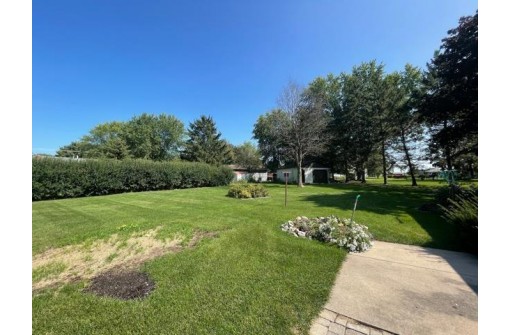 W7038 Masche Ct, Lake Mills, WI 53551