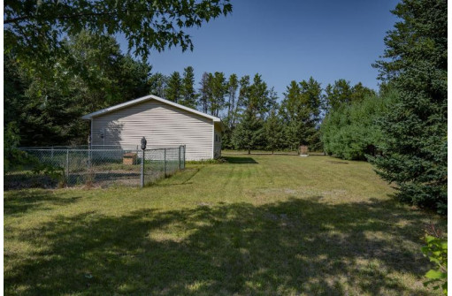 W5677 Buckhorn Dr, New Lisbon, WI 53950