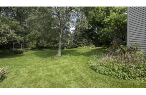 828 Pine Grove Dr, Reedsburg, WI 53959