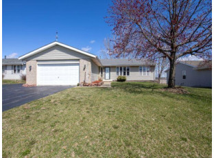 951 Goosedown Dr Roscoe, IL 61073