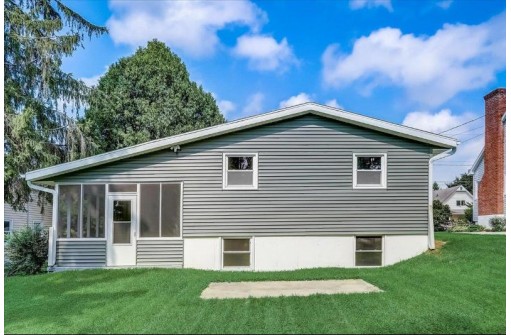 135 W Chicago St, Stoughton, WI 53589