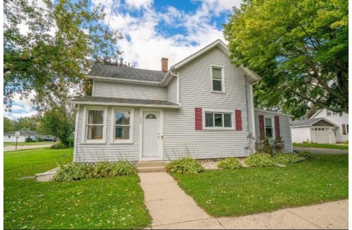 1002 Madison St, Beaver Dam, WI 53916