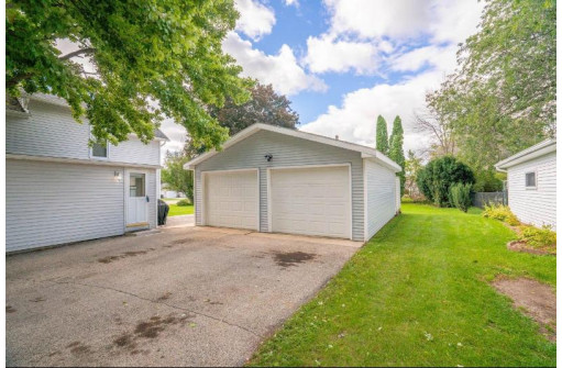 1002 Madison St, Beaver Dam, WI 53916