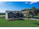 135 Hoopen Rd, Cambridge, WI 53523-9232