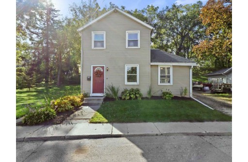 405 Parr St, Lodi, WI 53555