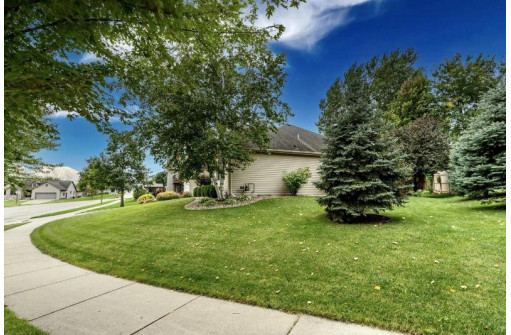 355 N Pheasant Ridge, Milton, WI 53563