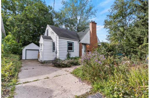 705 Pinchot Ave, Madison, WI 53716