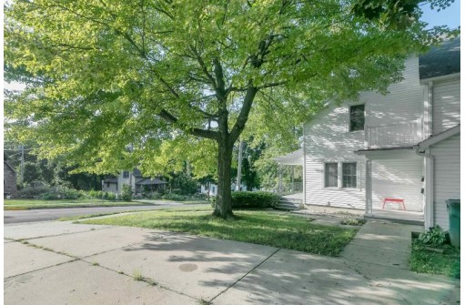 101 N Washington St, Mount Horeb, WI 53572