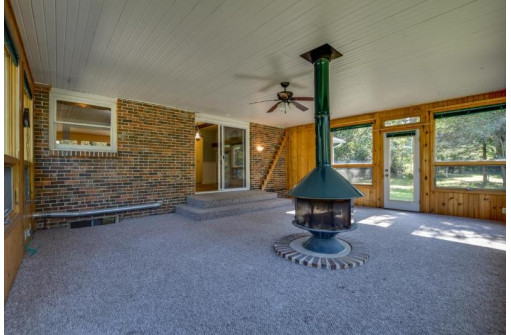 S3357 Gillem Rd, Baraboo, WI 53913