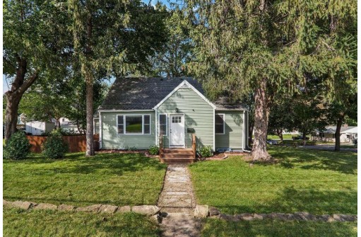 218 Dempsey Rd, Madison, WI 53714