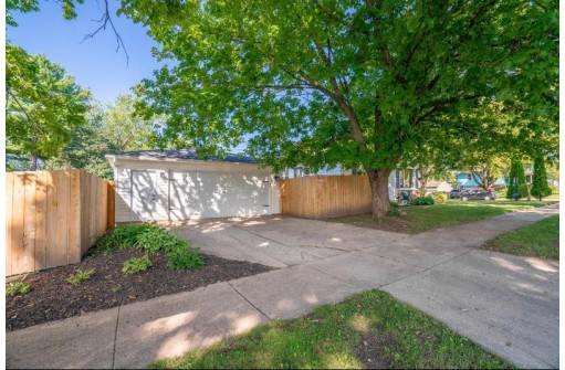 5001 Holiday Dr, Madison, WI 53711
