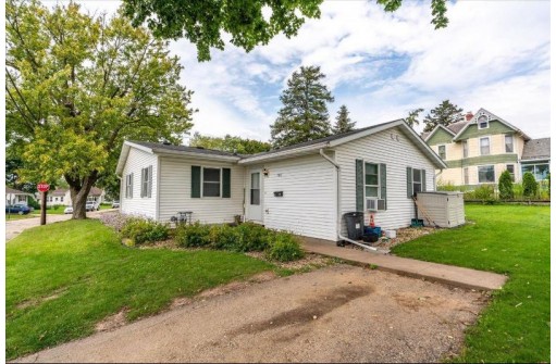 701 N Union St, Dodgeville, WI 53533