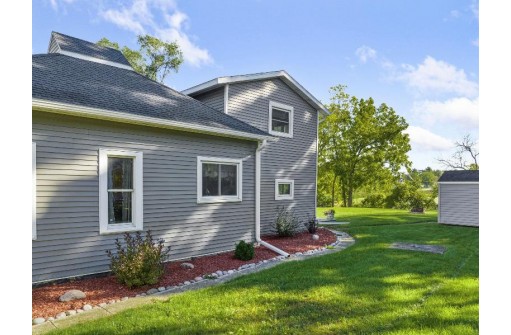 206 Maple St, Pardeeville, WI 53954