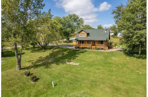 S1114 Rotterdam Dr, La Valle, WI 53941