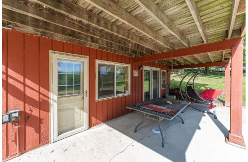 S1083 Matterhorn Ct, La Valle, WI 53941