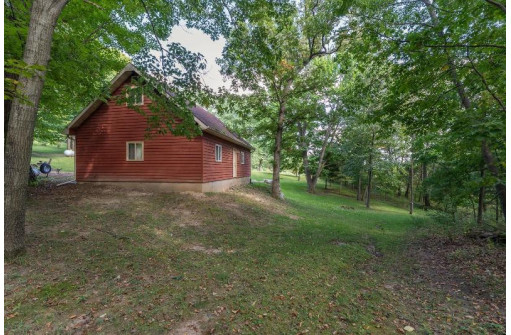 S1083 Matterhorn Ct, La Valle, WI 53941