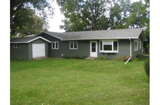 912 E Berlin Rd, Ripon, WI 54971