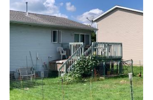 816 N Clover Ln, Cottage Grove, WI 53527