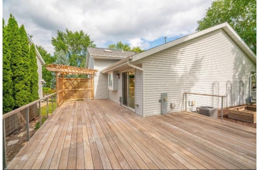 3610 Ice Age Dr, Madison, WI 53719