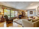 130 Greenbriar Dr, Sun Prairie, WI 53590