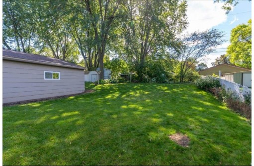 4801 Leo Dr, Madison, WI 53716