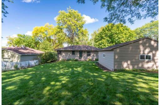 4801 Leo Dr, Madison, WI 53716