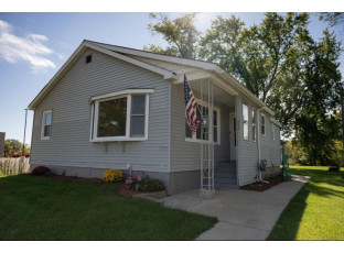 908 Prairie St Mauston, WI 53948