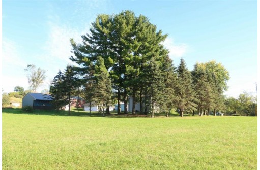 N2910 Miller Rd, Elroy, WI 53929