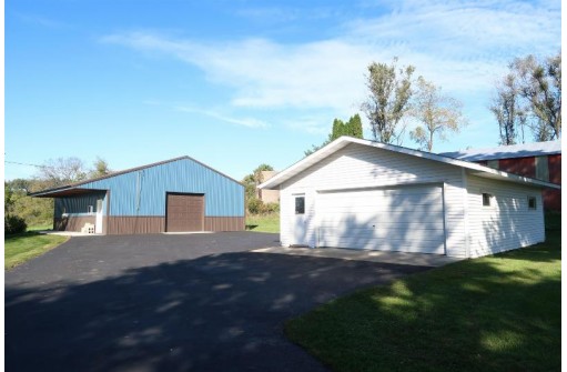 N2910 Miller Rd, Elroy, WI 53929