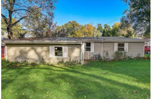 W10905 Willow Ave, Poynette, WI 53955