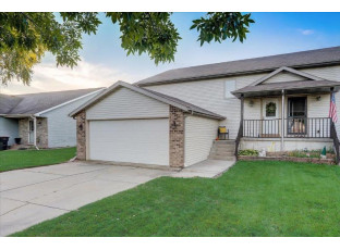 626 Constitution Ln DeForest, WI 53532