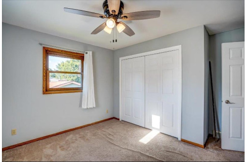 1264 Crossing Ridge Tr, Sun Prairie, WI 53590