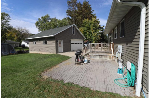 735 N Park St, Reedsburg, WI 53959