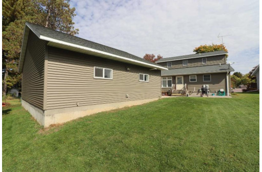 735 N Park St, Reedsburg, WI 53959