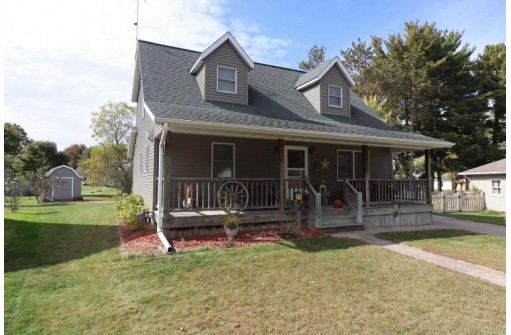 735 N Park St, Reedsburg, WI 53959