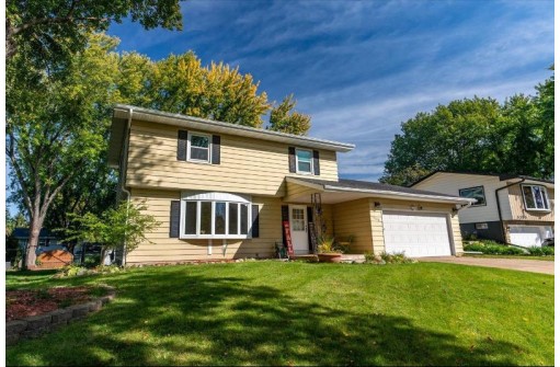 5306 Spicebush Ln, Madison, WI 53714