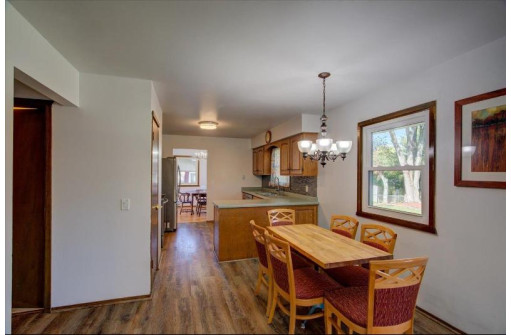 5306 Spicebush Ln, Madison, WI 53714