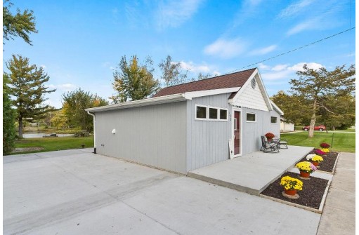 193 E Monroe St, Wyocena, WI 53969