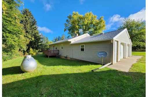 W6304 Patchin Rd, Pardeeville, WI 53954