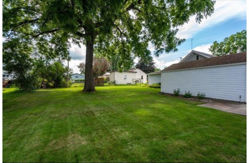 6017 Exchange St, McFarland, WI 53558