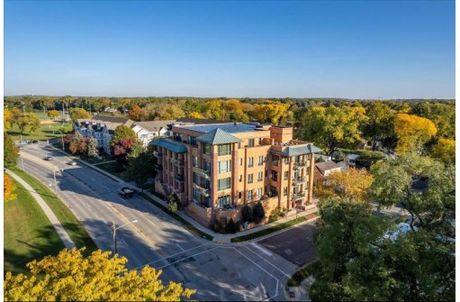 3502 Dennett Dr 405, Madison, WI 53714