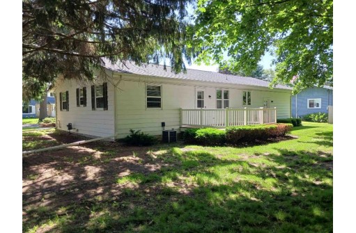 223 S 3rd St, Evansville, WI 53536