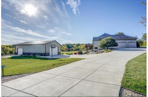 3689 Casara Rd, Oregon, WI 53575